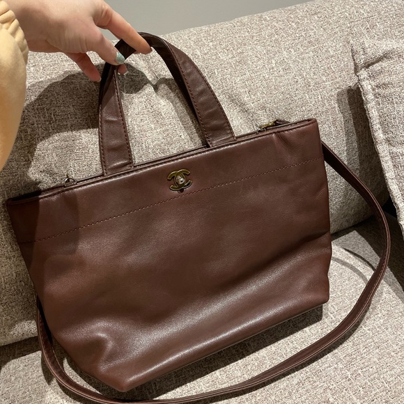 Vintage authentic Chanel lambskin brown tote - Picture 2 of 7